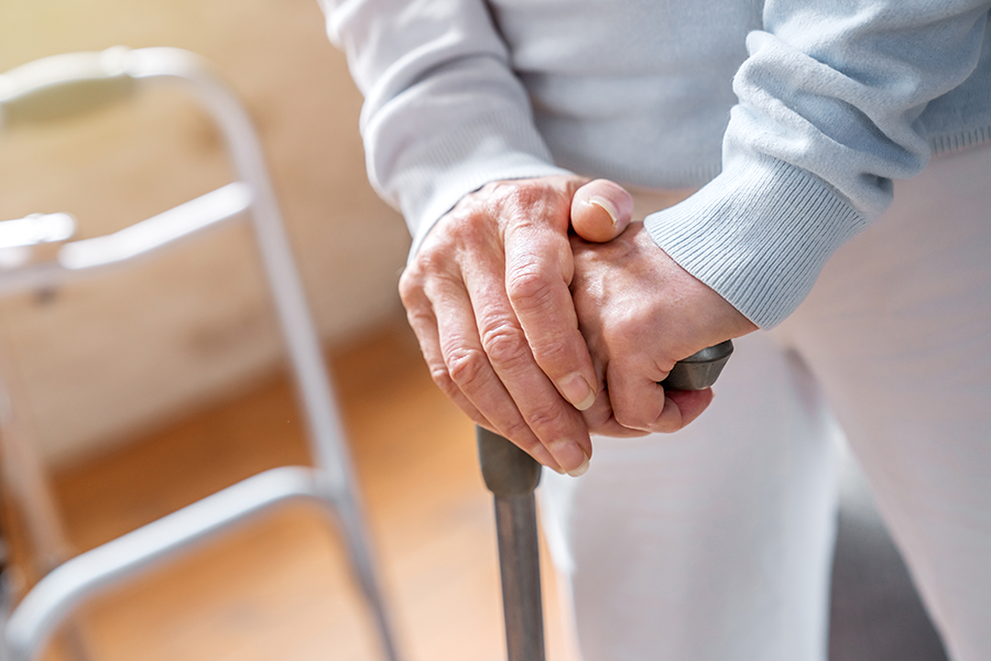 Camminare con il Parkinson: consigli pratici per migliorare la deambulazione